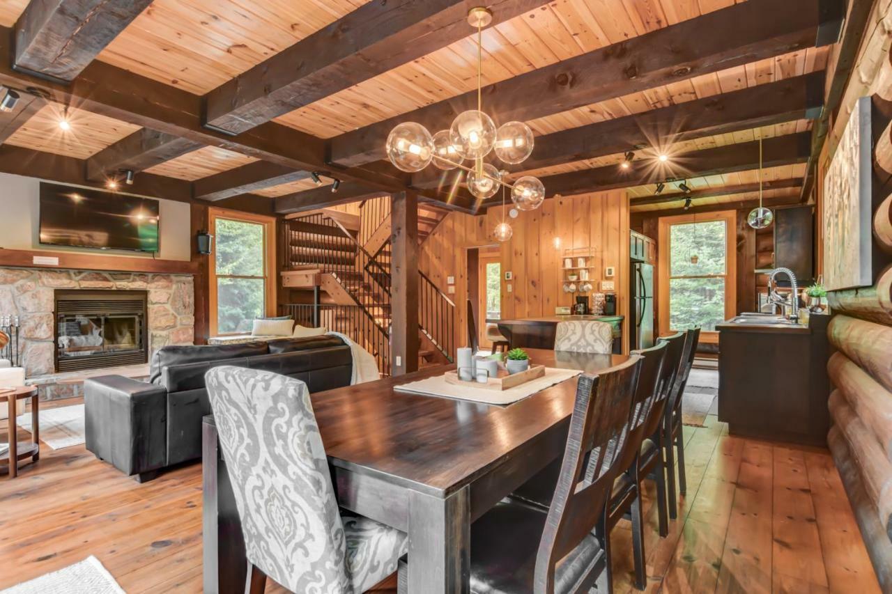 Chic Log Chalet With Hot Tub - Mont-Tremblant North Side By Reserver.Ca ลัค-ซุแปร์ริเออร์ ภายนอก รูปภาพ